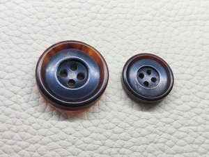 Bouton rond de 18 mm à 4 trous, imitation corne de buffle antique, fait main, durable, de haute qualité, pour l'art et les objets de collection - Product Image 2