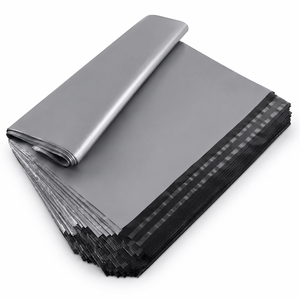 Bolsas de Polietileno Negras Autosellables, Impermeables, para Envíos de Mensajería y Embalaje para Comercio Electrónico - Product Image 1