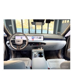 Genesis GV70 2.5T 2024 Gasolina 2WD con 16,000 km, Volante a la Izquierda, Caja de Cambios Automática, Asientos de Cuero, Cámara Trasera - Product Image 3