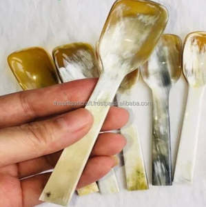 Cuillère en corne artisanale Ustensile de cuisine en corne naturelle Cuillère de service et de cuisine écologique Cuillère rustique unique pour un usage quotidien - Product Image 5