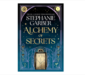 Alquimia de Secretos (Edición Internacional) de Stephanie Garbe, Edición en Rústica (Suministro al por Mayor) - Product Image 3