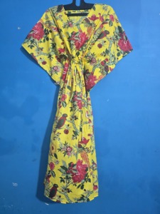 Caftán Indio Hecho a Mano de Algodón Amarillo con Estampado de Aves, Vestido Ligero Tipo Kimono - Product Image 5
