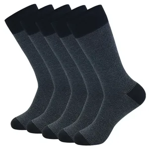Vente en gros de chaussettes d'hiver personnalisées épaisses, au-dessus du genou, moelleuses et chaudes pour femmes - Product Image 1