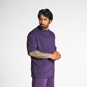 T-shirt personnalisé pour homme en coton lourd 250 g/m², coupe oversize, épaules tombantes, style streetwear, col rond, respirant - Product Image 4