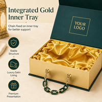 Boîte cadeau magnétique pliable de luxe personnalisée avec poignée à chaîne résistante et plateau intérieur doré intégré pour les cadeaux du Ramadan et de l'Aïd