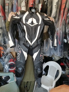 WearsWorld Tenue de moto en cuir dernier modèle, vêtements de sport imperméables et coupe-vent pour adultes, grande taille, très vendue, fabriquée au Pakistan - Product Image 5