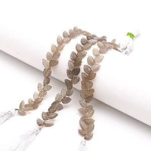 Cuentas de piedra lunar gris talladas a mano con forma de hoja, de 10 mm a 11 mm, hebra de cuentas de piedra lunar gris natural, cuentas sueltas para fabricación. - Product Image 2