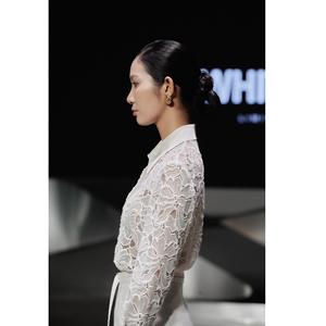 Blusas y Camisas para Mujer al por Mayor, Ecológicas, LUSTROUS VEIL SHIRT, Elegantes, con Encaje Floral, de Vietnam - Product Image 1