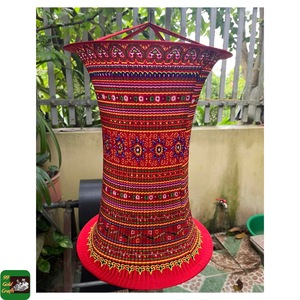 Lanterne en coton brodée 99 GOLD DATA, cylindrique, faite à la main, en tissu traditionnel Hmong, décoration pour les intérieurs de boutiques, hôtels, cafés - Product Image 4
