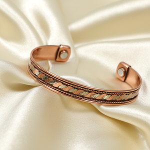 Bracelet manchette artisanal en métaux mélangés (cuivre) – Jonc ajustable en laiton et fil d'argent avec incrustation magnétique pour hommes et femmes - Product Image 2