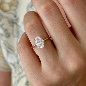 Bague de fiançailles solitaire en diamant de laboratoire ovale de 2 carats, certifiée IGI, bijoux classiques pour mariage et soirée, cadeau pour elle - Product Image 1