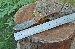Couteau de chasse artisanal en acier Damas, manche ergonomique en bois, lame fixe ultra-affûtée pour le camping et la survie en extérieur - Product Image 4