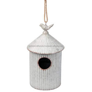 Nichoir en métal haut de gamme à suspendre pour jardin, abri décoratif extérieur pour moineaux, pinsons et autres oiseaux de cour. - Product Image 2