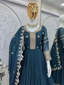 Ensemble Sharara en Faux Georgette avec Broderie de Paillettes 5mm, Boutons Potli, Robe à Manches Longues et Dupatta en Tulle – 6 Couleurs Disponibles en Gros - Product Image 6