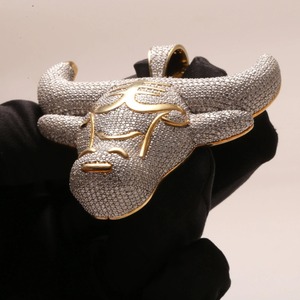Colgante Personalizado de Cabeza de Toro de Plata de Ley 925 con Baño de Oro de 24K y Moissanita, Regalo para Hombre, Colgante Iced Out para Fiesta - Product Image 5