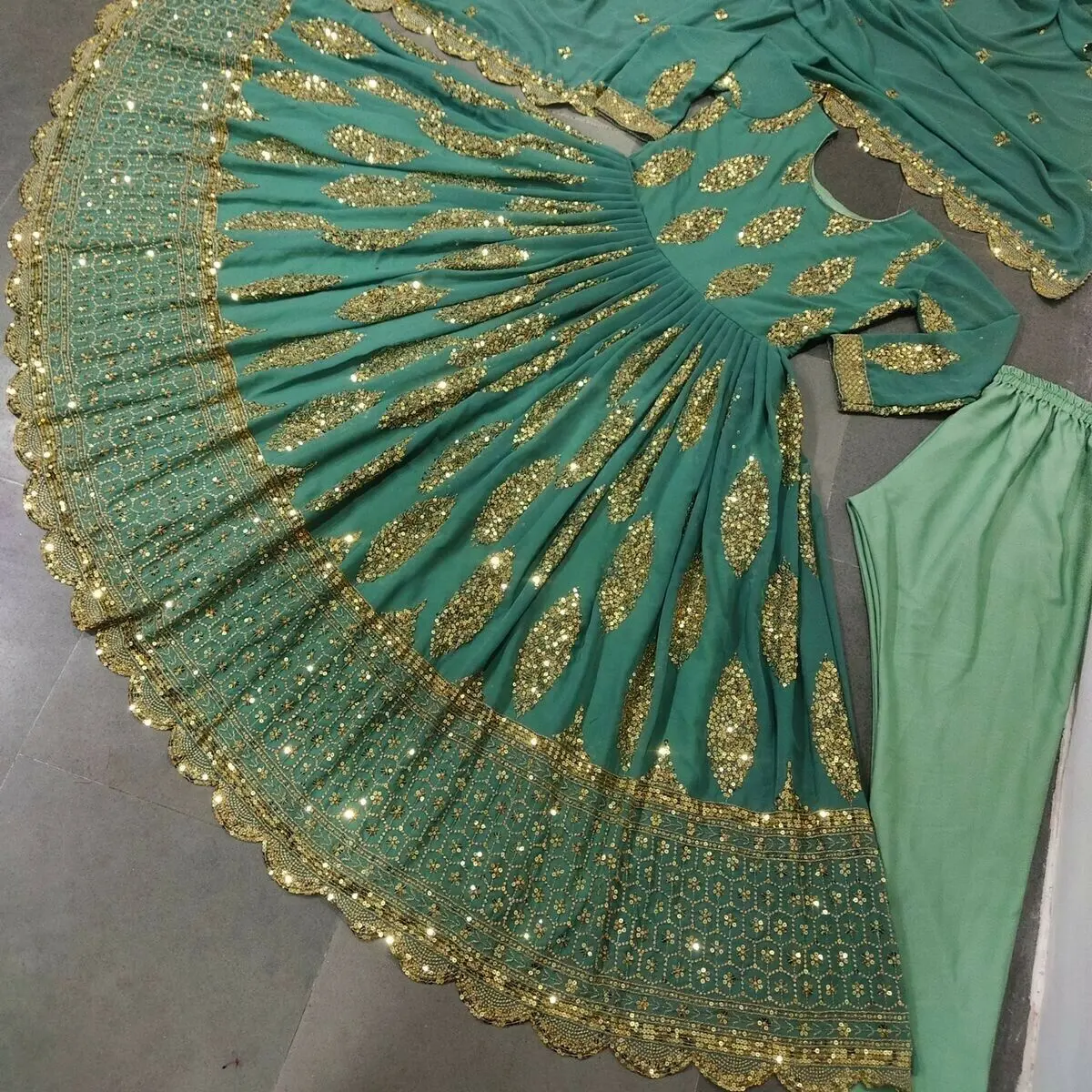 Pakistaanse Indiase Salwar Kameez Gestikt Shalwar Kameez Klare Anarkali Gown Doek Eid Collectie Selling Jurk 2022