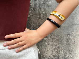 Brazalete de cuerno de búfalo, pulsera única en espiral con diseño de serpiente de Perfect Enterprises - Product Image 2