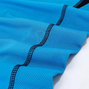 ชุดฟุตบอลที่ทำจากวัสดุซับเหงื่อ ออกแบบมาเพื่อช่วยให้นักเตะรู้สึกเย็นและแห้งขณะแข่งขันฟุตบอลอย่างหนัก - Product Image 4