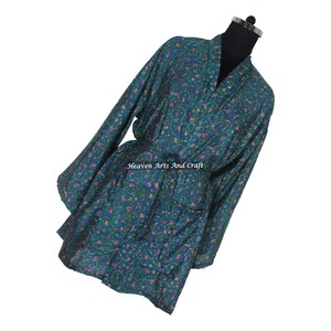 KS010 Hermoso Kimono Vintage de Seda, Sari Corto de Seda Hecho a Mano para Mujer con Bolsillos y Cinturón OEM - Product Image 5
