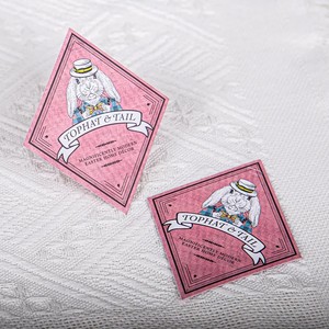 Étiquette suspendue personnalisée en papier cartonné avec impression Pantone pour vêtements - Product Image 4