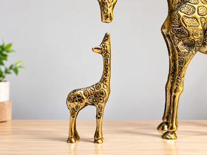 Handcrafted Brass Giraffe <b>Family</b> Sculpture Decorative Metal Animal Figurines Parent and Baby Giraffe Home Tabletop <b>Ornament</b> - Product Image 3