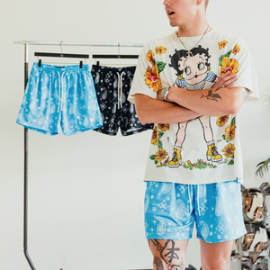 Shorts de sport respirants pour hommes 100 % polyester avec motif personnalisé par sublimation, taille élastique confortable, style streetwear, short de baseball - Product Image 2