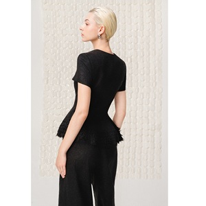 Pantalones al por mayor para mujer: Elegantes pantalones de doble pliegue de lino premium con soporte ODM y marca privada, pantalones de pierna ancha para mujer de Vietnam. - Product Image 1