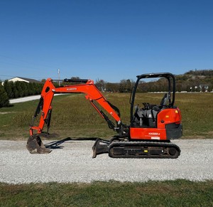 Mini-excavatrice compacte Kubota KX033-4 de 3,3 tonnes, excavatrice hydraulique sur chenilles pour travaux agricoles, construction et terrassement - Product Image 3