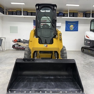 Chargeuse compacte Caterpillar haut de gamme avec un puissant groupe motopropulseur diesel et une grande benne de 3 m³ pour les chantiers exigeants - Product Image 3