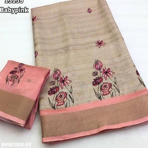 Ensemble Saree et Blouse Ethnique en Soie Tussar de Qualité Export Indienne pour Tenues de Fête, avec Imprimé Floral, Tissage Butti Zari Doré et Bordure Zari - Product Image 2