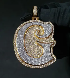 Colgante con Letra Inicial "G" de Moissanita Real de Corte Redondo de 3 Quilates, Chapado en Oro Amarillo de 14K - Product Image 2