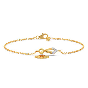 Bracelet à breloques en forme de flèche avec chaîne en or jaune et motif géométrique sculpté au centre - Product Image 2