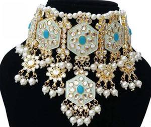 Ensemble de bijoux collier et boucles d'oreilles en alliage de qualité supérieure, détails en cristal, plaqué or 10 carats, tendance, pour femmes, fiançailles, mariage, mariée - Product Image 2