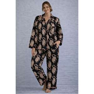 Ensemble de pyjama en coton pour femmes, imprimé floral à la main, ensemble de vêtements de détente et de nuit doux - Product Image 1