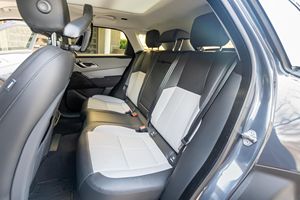 Range Rover Velar P250 S SUV d'occasion 2025 – Super performance, propre et prêt à être expédié - Product Image 3