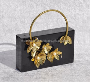 Sac à main en résine artisanale avec poignée en laiton, finition polie, couleurs personnalisées, designs traditionnels, mode de fête, mariage, art - Product Image 3