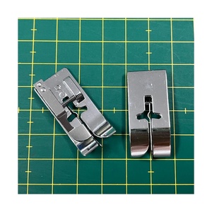 Pied presseur de point de bord 40080965 pour machine à coudre domestique fabriqué à Taiwan pièces de rechange domestiques - Product Image 1