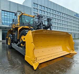 Bulldozer minier haute performance DL1050 de 125 tonnes, 783 kW, à entraînement électrique, avec lame de 31 m³ - Product Image 3