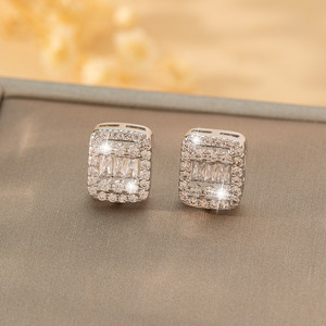 Pendientes de Plata 925 con Diamantes Moissanite para Hombre, Certificados, con Incrustaciones de Diamantes, Corte Cuadrado Baguette, Ligeros, Joyería de Lujo - Product Image 4