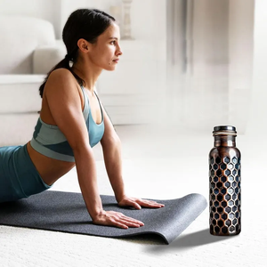 Botella de Agua 100% Cobre Puro con Textura de Diamante – Frasco Ayurvédico Hecho a Mano para Yoga, Gimnasio y Uso Diario - Product Image 2