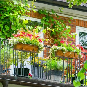 Support de fleurs suspendu pour balcon, en métal, pour balustrade, pour usage intérieur et extérieur, idéal pour la décoration - Product Image 5