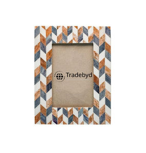 Marco de Fotos Creativo con Incrustaciones de Resina Hecho a Mano de Primera Calidad con Acabado Brillante y Opción de Logotipo Personalizado - Decoración de Lujo por Tradebyd - Product Image 1