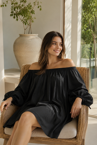 Robe décontractée exclusive pour femme en mousseline noire tissée, coupe ample, épaules dénudées, manches longues bouffantes, ourlet ballon, tenue de tous les jours - Product Image 5