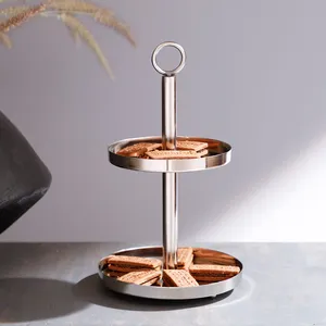 Support à gâteau multi-étages en acier inoxydable fait main, écologique, de forme ronde, pour la présentation de cupcakes et desserts lors d'événements de mariage - Product Image 1