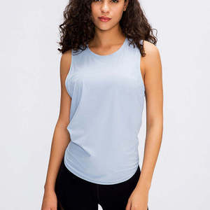 Camiseta sin mangas para mujer con textura suave, que combina un ajuste favorecedor con comodidad y estilo duraderos. - Product Image 3