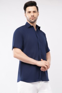 Chemise en coton bleue à manches courtes pour homme, coupe décontractée, boutonnée, respirante, idéale pour l'été, avec col ouvert - Product Image 6