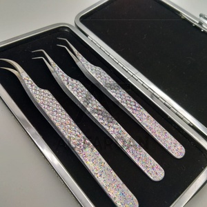 Pinzas para extensión de pestañas de acero inoxidable japonés, curvadas y resistentes, de 45 y 90 grados, color plateado brillante, con logotipo personalizado. - Product Image 2