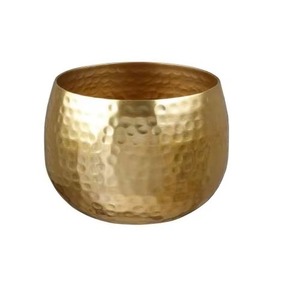 Bol en métal poli fait main de style moderne, motif floral doré, pièce décorative pour service, idéal pour offrir - Product Image 3