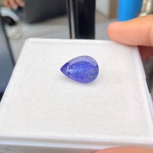 แทนซาไนต์ธรรมชาติ 10.80 กะรัต รูปทรงลูกแพร์ คุณภาพเกรด AAA พร้อมความเงางามระดับ AAA และสีสวยงาม เหมาะสำหรับการทำเครื่องประดับทุกชนิด ในราคาประหยัด - Product Image 4