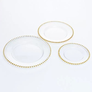 Services de table modernes en porcelaine blanche avec assiettes de présentation à bordure perlée dorée, durables et sans BPA, pour des dîners formels et luxueux - Product Image 2